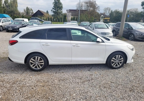 Hyundai I30 cena 44000 przebieg: 196000, rok produkcji 2019 z Nowe Skalmierzyce małe 16